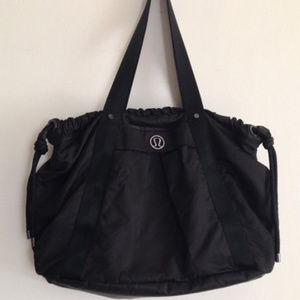 Lululemon "Effortless Tote" gym bag